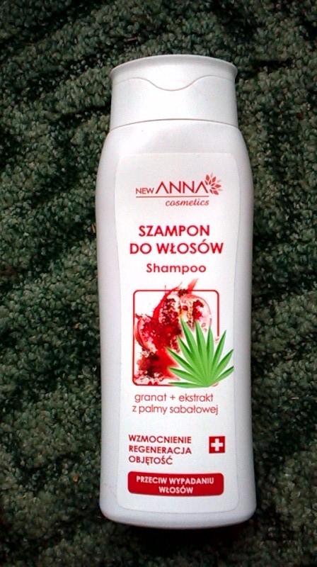 szampon przeciw wypadaniu włosów granat i palma sabałowa